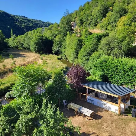 Aux 2 Rivières Couette-café *